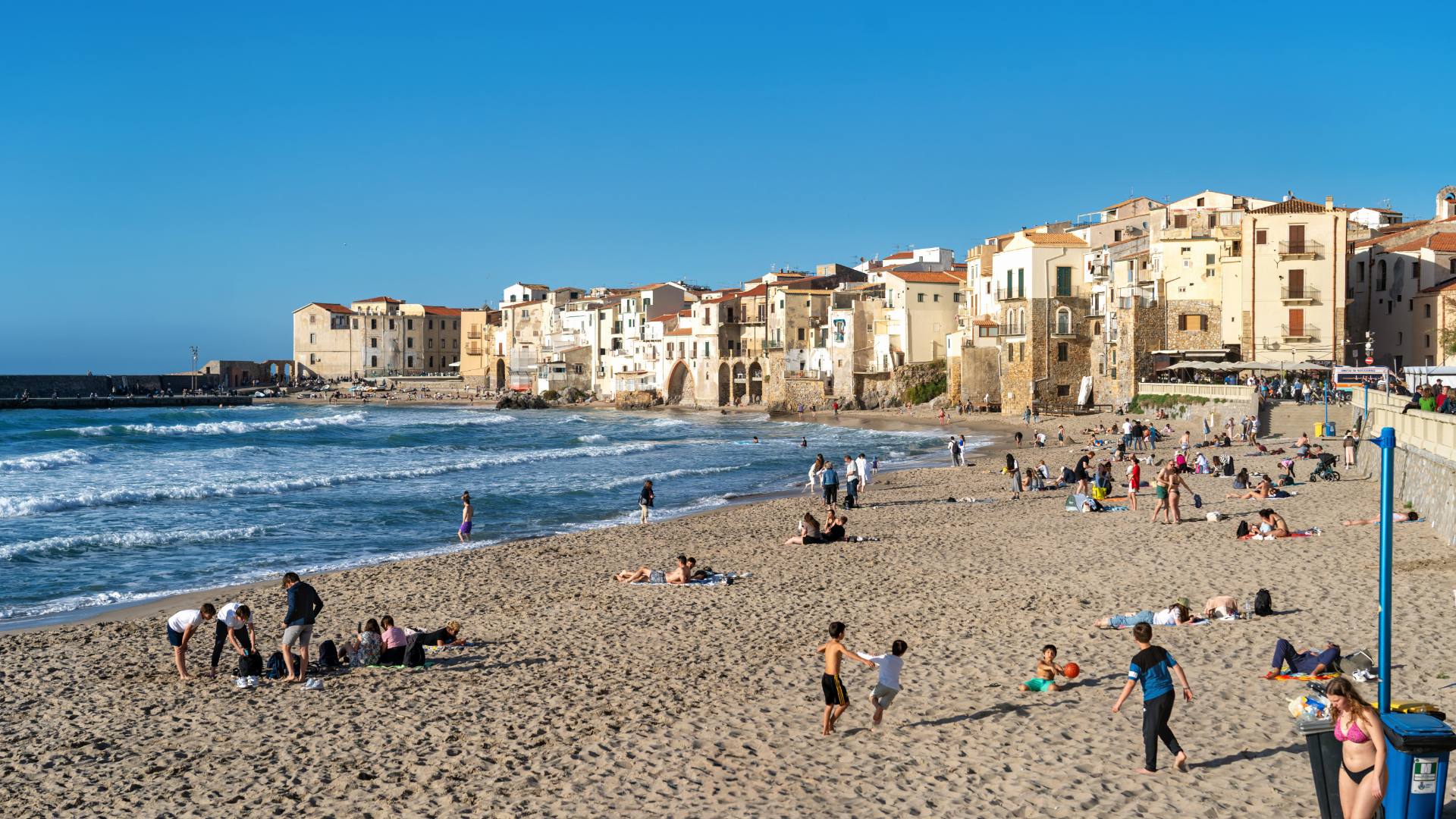 Westliches Ende des Stadtstrands Spiaggia del Porto Vecchio